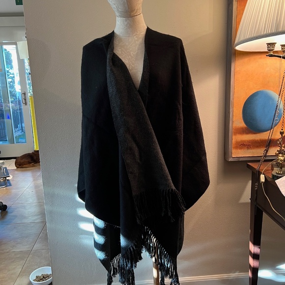 Elegant Fringe Open Front Reversible Black/Grey Shawl, Wrap With Fringe - Picture 3 of 16